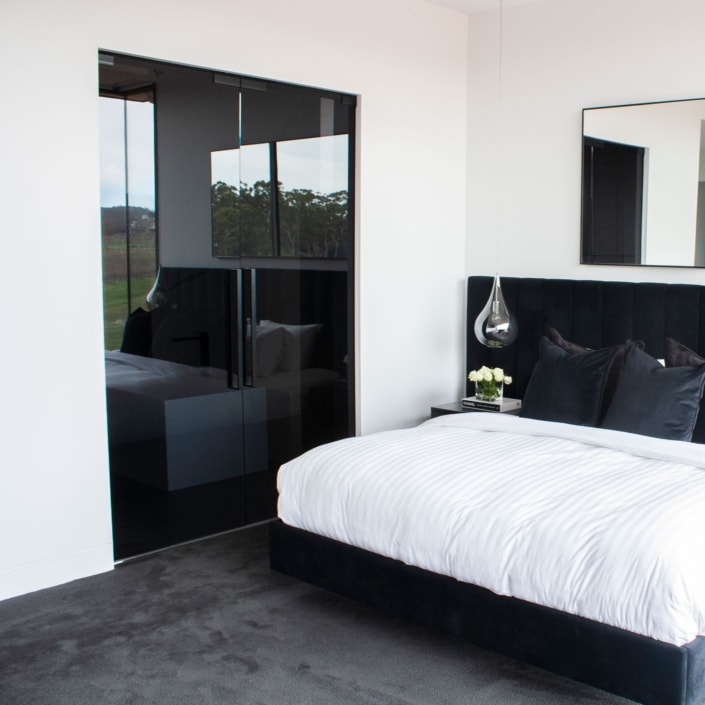 Metinno-Cavity-Unit-with-DoubleFramelessGlassDoor