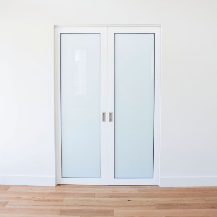 Metinno-Cavity-Unit-with-DoubleFrostedGlassDoor