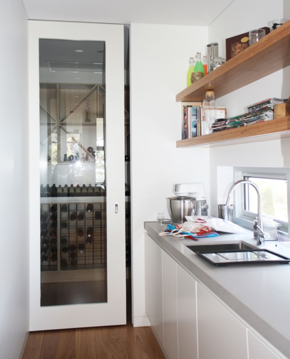 Metinno-Cavity-Unit-with-TimberFramedGlassDoor