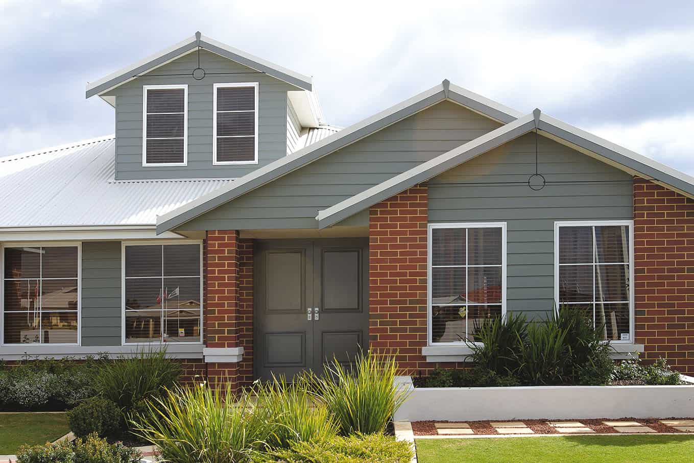 INNOVA Duraplank® fibre cement cladding showing authentic weatherboard shadow lines and a smooth, durable exterior finish suited to Australian conditions.