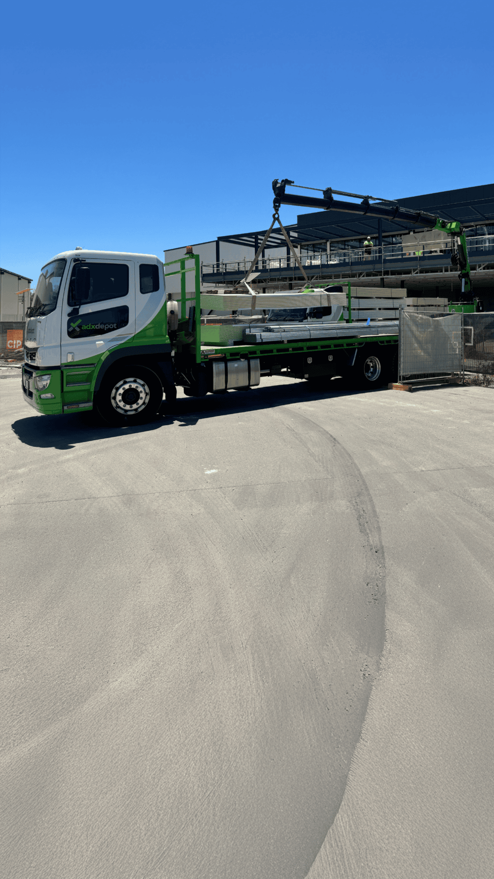M1080 CraneTruck BG min e1746778646816